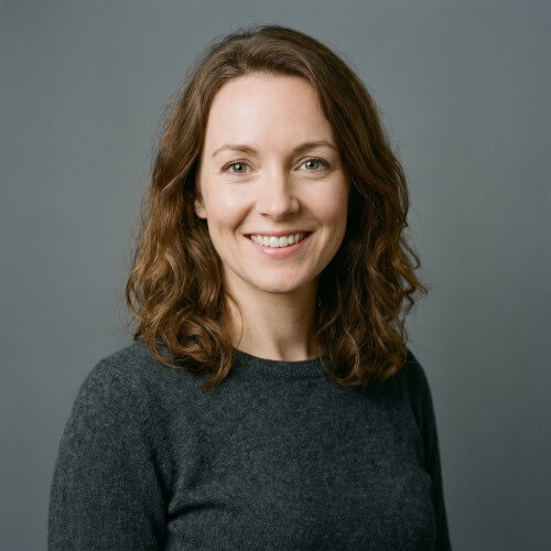 Elena R.